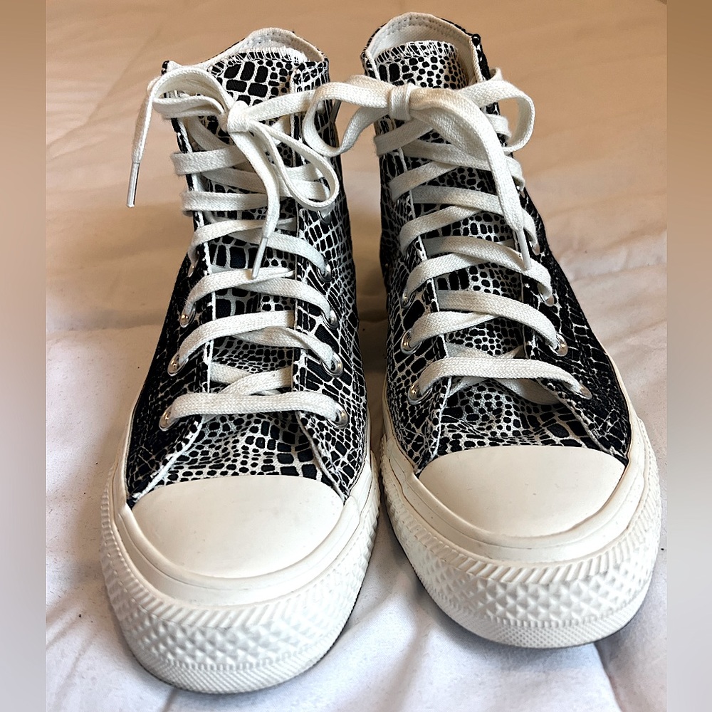 Digital Daze Chuck Taylor All Star - Picture 2 of 7